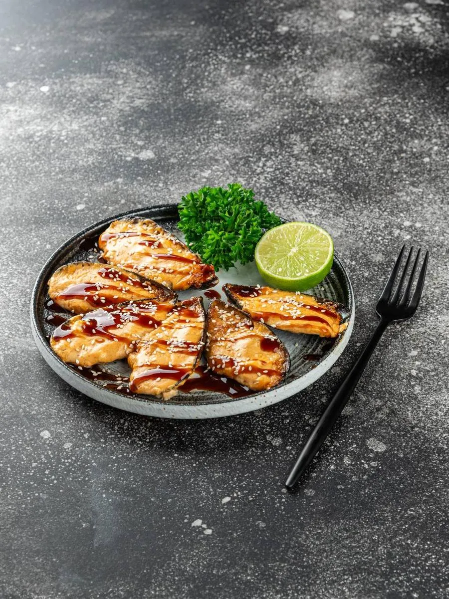 Мидии под острым соусом 4 шт